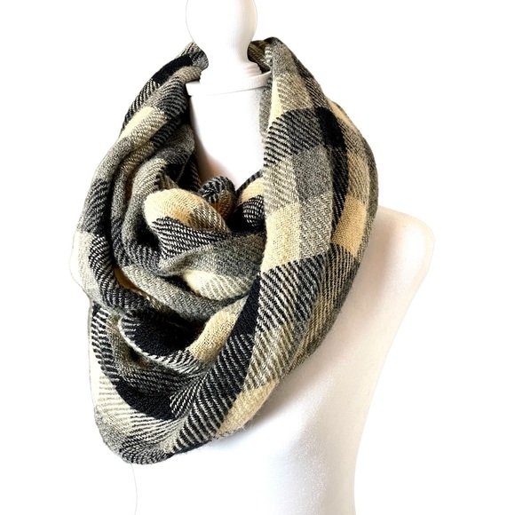 Pair of Vintage Scarves Buffalo Check & Sherpa - OS - Picture 5 of 9